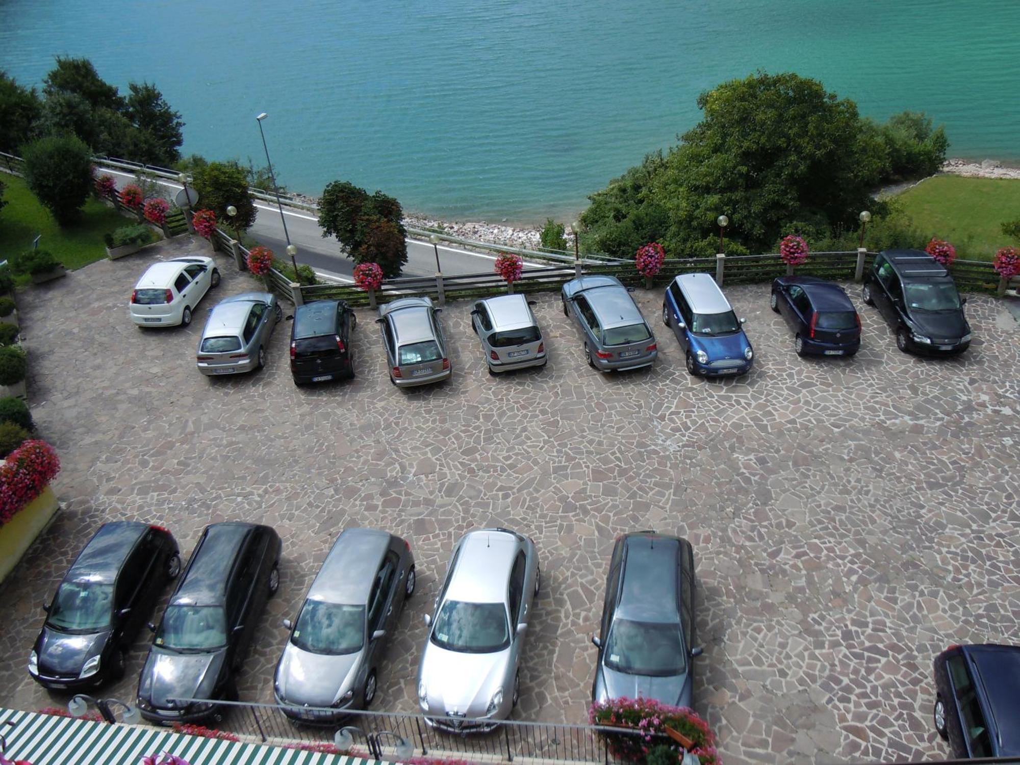 Hotel Fontanella Molveno Bagian luar foto